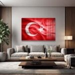 Gururla Dalgalanan Ay Yıldız: Türk Bayrağı Cam Tablo Duvar Dekoru cam tablo, duvar sanatı, modern dekorasyon, soyut sanat, cam sanat eserleri, iç mekan dekorasyonu, ofis dekorasyonu, ev dekorasyonu, restoran dekorasyonu, cafe dekorasyonu, cam baskı, UV baskı, estetik duvar sanatı