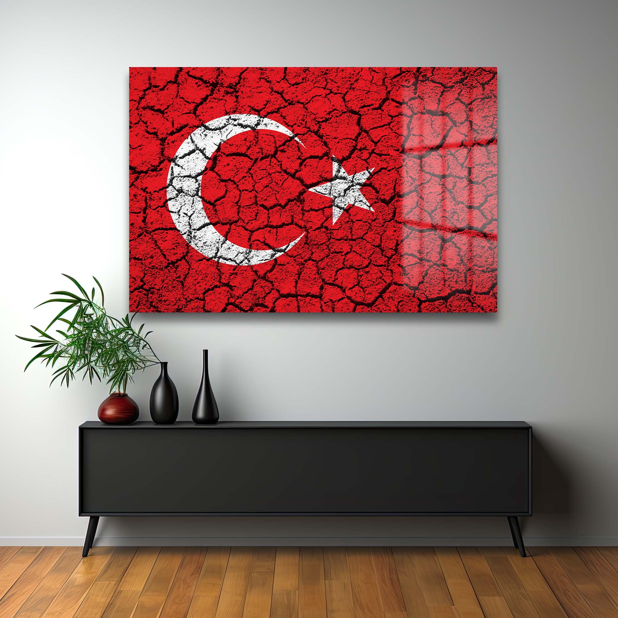 Gurur ve Direniş: Çatlak Efektli Türk Bayrağı Cam Tablo Duvar Dekoru cam tablo, duvar sanatı, modern dekorasyon, soyut sanat, cam sanat eserleri, iç mekan dekorasyonu, ofis dekorasyonu, ev dekorasyonu, restoran dekorasyonu, cafe dekorasyonu, cam baskı, UV baskı, estetik duvar sanatı