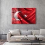 Türk Bayrağı Dalgalanıyor: Vatan Sevgisi Temalı Temperli Cam Tablo Duvar Dekoru cam tablo, duvar sanatı, modern dekorasyon, soyut sanat, cam sanat eserleri, iç mekan dekorasyonu, ofis dekorasyonu, ev dekorasyonu, restoran dekorasyonu, cafe dekorasyonu, cam baskı, UV baskı, estetik duvar sanatı