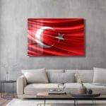 Ay Yıldızın Görkemi: Dalgalanan Türk Bayrağı Cam Tablo Duvar Dekoru cam tablo, duvar sanatı, modern dekorasyon, soyut sanat, cam sanat eserleri, iç mekan dekorasyonu, ofis dekorasyonu, ev dekorasyonu, restoran dekorasyonu, cafe dekorasyonu, cam baskı, UV baskı, estetik duvar sanatı