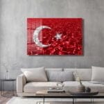 Dalgalanan Ay Yıldız: Türk Bayrağı Temalı Kırılmaz Cam Tablo Duvar Dekoru cam tablo, duvar sanatı, modern dekorasyon, soyut sanat, cam sanat eserleri, iç mekan dekorasyonu, ofis dekorasyonu, ev dekorasyonu, restoran dekorasyonu, cafe dekorasyonu, cam baskı, UV baskı, estetik duvar sanatı