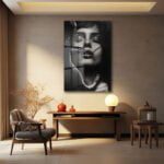 Gizemli İkilem: Yılanlı Kadın Siyah Beyaz Cam Tablo Duvar Dekoru cam tablo, duvar sanatı, modern dekorasyon, soyut sanat, cam sanat eserleri, iç mekan dekorasyonu, ofis dekorasyonu, ev dekorasyonu, restoran dekorasyonu, cafe dekorasyonu, cam baskı, UV baskı, estetik duvar sanatı