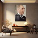 Ulu Önder Atatürk'ün Zamansız Bakışı: Temperli Cam Tablo Duvar Dekoru cam tablo, duvar sanatı, modern dekorasyon, soyut sanat, cam sanat eserleri, iç mekan dekorasyonu, ofis dekorasyonu, ev dekorasyonu, restoran dekorasyonu, cafe dekorasyonu, cam baskı, UV baskı, estetik duvar sanatı