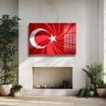 Ay Yıldızın İhtişamı: Dinamik Türk Bayrağı Cam Tablo Duvar Dekoru cam tablo, duvar sanatı, modern dekorasyon, soyut sanat, cam sanat eserleri, iç mekan dekorasyonu, ofis dekorasyonu, ev dekorasyonu, restoran dekorasyonu, cafe dekorasyonu, cam baskı, UV baskı, estetik duvar sanatı