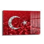 Dalgalanan Ay Yıldız: Türk Bayrağı Temalı Kırılmaz Cam Tablo Duvar Dekoru cam tablo, duvar sanatı, modern dekorasyon, soyut sanat, cam sanat eserleri, iç mekan dekorasyonu, ofis dekorasyonu, ev dekorasyonu, restoran dekorasyonu, cafe dekorasyonu, cam baskı, UV baskı, estetik duvar sanatı
