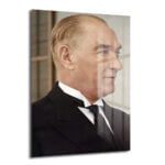 Ulu Önder Atatürk'ün Zamansız Bakışı: Temperli Cam Tablo Duvar Dekoru cam tablo, duvar sanatı, modern dekorasyon, soyut sanat, cam sanat eserleri, iç mekan dekorasyonu, ofis dekorasyonu, ev dekorasyonu, restoran dekorasyonu, cafe dekorasyonu, cam baskı, UV baskı, estetik duvar sanatı