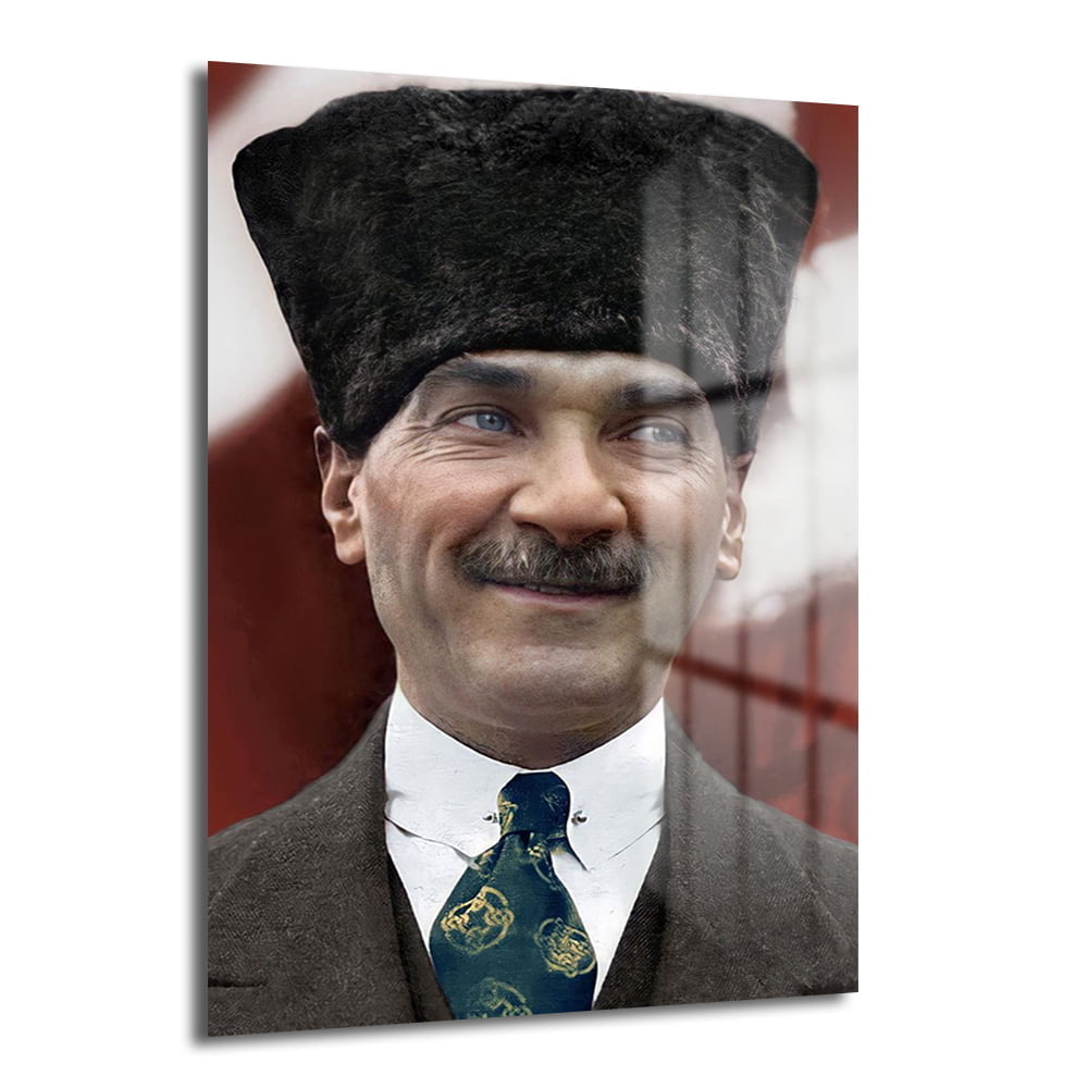 Atatürk'ün Zamansız Gülüşü: Liderlik Ruhu Cam Tablo Duvar Dekoru cam tablo, duvar sanatı, modern dekorasyon, soyut sanat, cam sanat eserleri, iç mekan dekorasyonu, ofis dekorasyonu, ev dekorasyonu, restoran dekorasyonu, cafe dekorasyonu, cam baskı, UV baskı, estetik duvar sanatı
