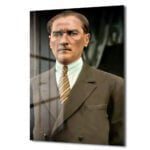 Ulu Önder Atatürk: Kararlı Bakış Cam Tablo Duvar Dekoru cam tablo, duvar sanatı, modern dekorasyon, soyut sanat, cam sanat eserleri, iç mekan dekorasyonu, ofis dekorasyonu, ev dekorasyonu, restoran dekorasyonu, cafe dekorasyonu, cam baskı, UV baskı, estetik duvar sanatı