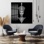 Antik Zarafet, Fütüristik Işıltı: Nefertiti Temalı Gümüş Cam Tablo Duvar Dekoru cam tablo, duvar sanatı, modern dekorasyon, soyut sanat, cam sanat eserleri, iç mekan dekorasyonu, ofis dekorasyonu, ev dekorasyonu, restoran dekorasyonu, cafe dekorasyonu, cam baskı, UV baskı, estetik duvar sanatı