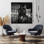 Şehirde Bir İkon: French Bulldog Rocker Cam Tablo Duvar Dekoru cam tablo, duvar sanatı, modern dekorasyon, soyut sanat, cam sanat eserleri, iç mekan dekorasyonu, ofis dekorasyonu, ev dekorasyonu, restoran dekorasyonu, cafe dekorasyonu, cam baskı, UV baskı, estetik duvar sanatı