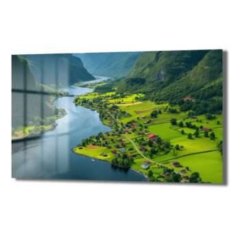 Norveç Fiyordu Cenneti: Yeşil Vadiler ve Masmavi Sular Cam Tablo - Glazella