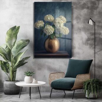 Elegansın Dokunuşu: Altın Vazoda Beyaz Hydrangea Cam Tablo - Glazella Elegansın Dokunuşu: Altın Vazoda Beyaz Hydrangea Cam Tablo - Glazella