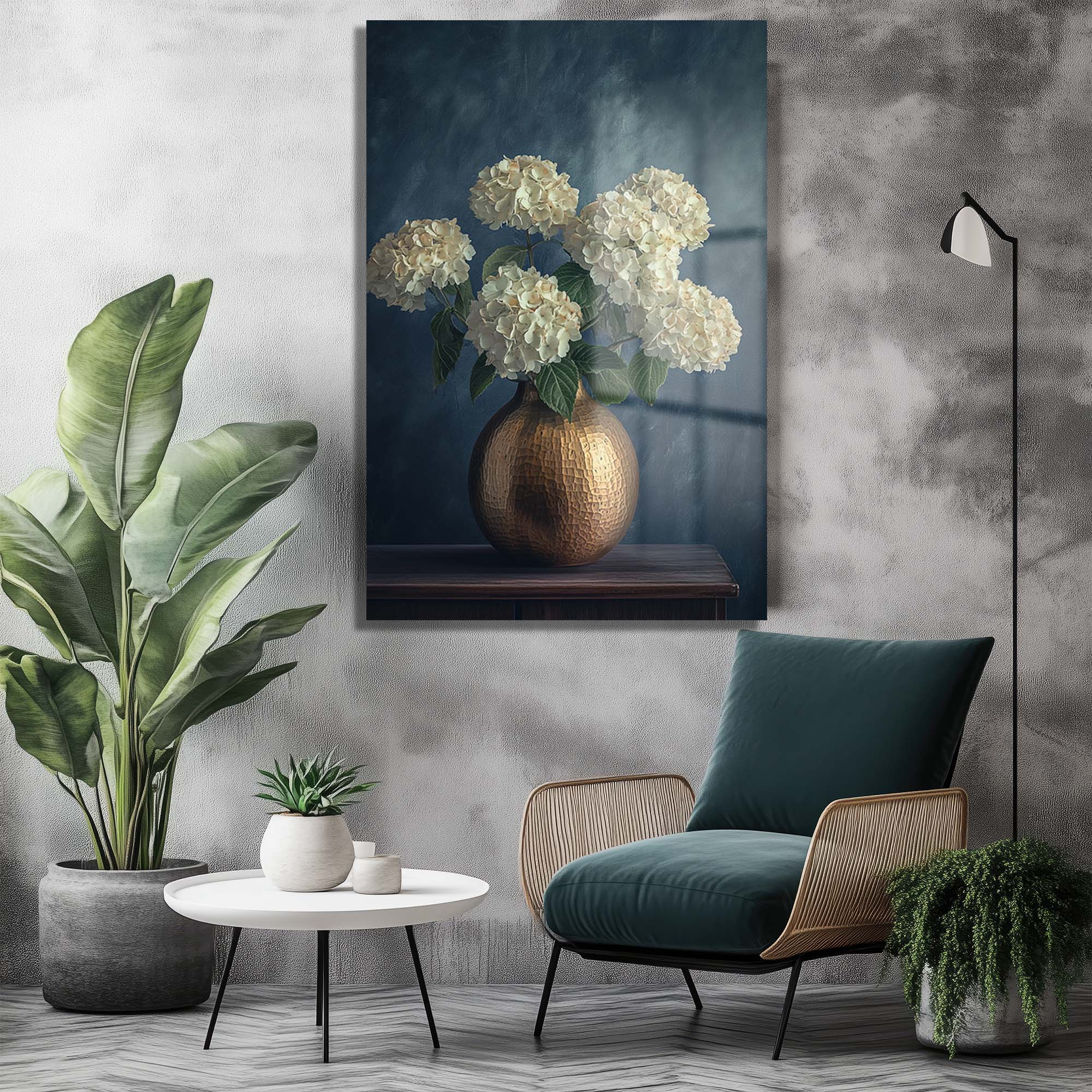Elegansın Dokunuşu: Altın Vazoda Beyaz Hydrangea Cam Tablo - Glazella Elegansın Dokunuşu: Altın Vazoda Beyaz Hydrangea Cam Tablo - Glazella