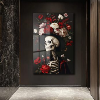 Çiçekli Şapkalı İskelet: Gotik Romantizmin Temperli Cam Tablosu - Glazella Çiçekli Şapkalı İskelet: Gotik Romantizmin Temperli Cam Tablosu - Glazella