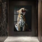 Leopar'ın Kükreyişi: Vahşi Gücü Yansıtan Temperli Cam Tablo Duvar Dekoru Leopar'ın Kükreyişi: Vahşi Gücü Yansıtan Temperli Cam Tablo Dekoratif Cam Tablo