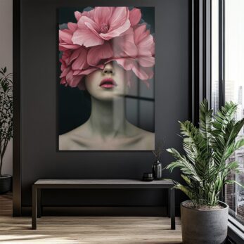 Pembe Düşler: Çiçeklerle Gizlenmiş Kadın Modern Cam Tablo - Glazella