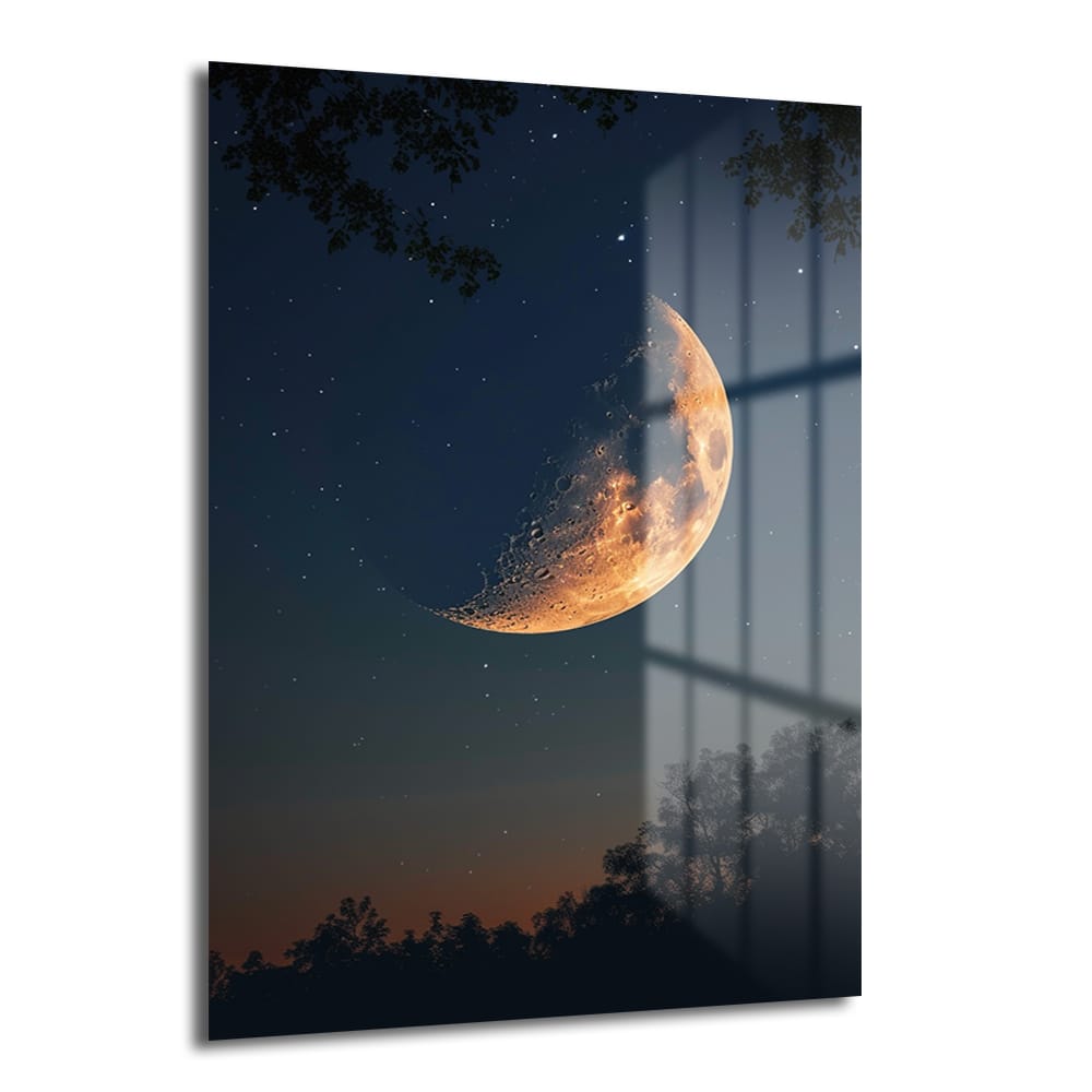 Ay Işığı Büyüsü: Modern Gece Manzaralı Temperli Cam Tablo Duvar Dekoru Ay Işığı Büyüsü: Modern Gece Manzaralı Temperli Cam Tablo, karanlık bir gökyüzünde parlayan hilal ay ve yıldızları gösteren modern bir cam duvar sanatı.
