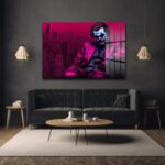 Joker'in Gizemli Dünyası: Pembe Şehirde Modern Temperli Cam Tablo Duvar Dekoru Joker'in Gizemli Dünyası: Pembe Şehirde Modern Temperli Cam Tablo Dekoratif Cam Tablo