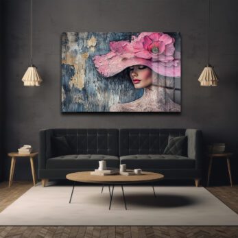 Pembe Şapkalı Zarafet: Modern Portre Temperli Cam Tablo - Glazella Pembe Şapkalı Zarafet: Modern Portre Temperli Cam Tablo - Glazella