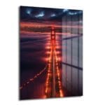 Golden Gate Sis Perdesi: Gizemli Köprü Manzarası Cam Tablo Duvar Dekoru Golden Gate Sis Perdesi: Gizemli Köprü Manzarası Cam Tablo, San Francisco'daki Golden Gate Köprüsü'nün sisler içinde gün batımında çekilmiş büyüleyici bir fotoğrafını sergiliyor.