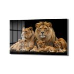 Aslan Ailesi: Güç ve Birliğin Cam Tablosu | Safari Temalı Duvar Sanatı Duvar Dekoru Aslan Ailesi: Güç ve Birliğin Cam Tablosu | Safari Temalı Duvar Sanatı Dekoratif Cam Tablo