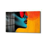 Kızıl Gözlüklü Diva: Modern Pop Art Cam Tablo Dekoratif Cam Tablo