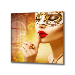 Venedik Gizemi: Kırmızı Dudaklar ve Maske Cam Tablo Duvar Dekoru Venedik Gizemi: Kırmızı Dudaklar ve Maske Cam Tablo Dekoratif Cam Tablo