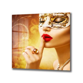Venedik Gizemi: Kırmızı Dudaklar ve Maske Cam Tablo - Glazella Venedik Gizemi: Kırmızı Dudaklar ve Maske Cam Tablo - Glazella