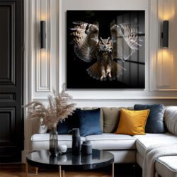 Büyüleyici Bakış: Kanatlanan Baykuş Cam Tablo Duvar Dekoru Büyüleyici Bakış: Kanatlanan Baykuş Cam Tablo Dekoratif Cam Tablo