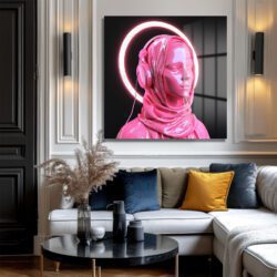 Pembe Neon Haleli Fütüristik Kadın Cam Tablo Duvar Dekoru Pembe Neon Haleli Fütüristik Kadın Cam Tablo Dekoratif Cam Tablo