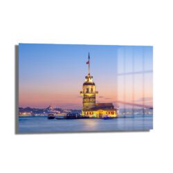 Kız Kulesi'nin Sonsuz Büyüsü: Gün Batımı Işığında İstanbul Cam Tablosu Duvar Dekoru Kız Kulesi'nin Sonsuz Büyüsü: Gün Batımı Işığında İstanbul Cam Tablosu, İstanbul Boğazı'ndaki Kız Kulesi'nin gün batımı ışıkları altında, turuncu ve mor tonlardaki gökyüzüyle büyüleyici manzarasını gösteren dekoratif cam duvar sanatı.