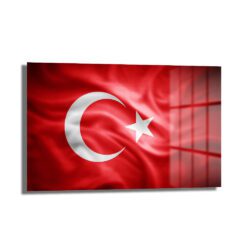 Türk Bayrağı Cam Tablo, kırmızı ve beyaz renklerde ay yıldız motifli, 4mm temperli camdan üretilmiş modern bir duvar dekorasyonu.