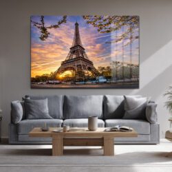 Paris'in Büyüsü: Gün Batımı Eyfel Kulesi Temperli Cam Tablo Duvar Dekoru Paris'in Büyüsü: Gün Batımı Eyfel Kulesi Temperli Cam Tablo
