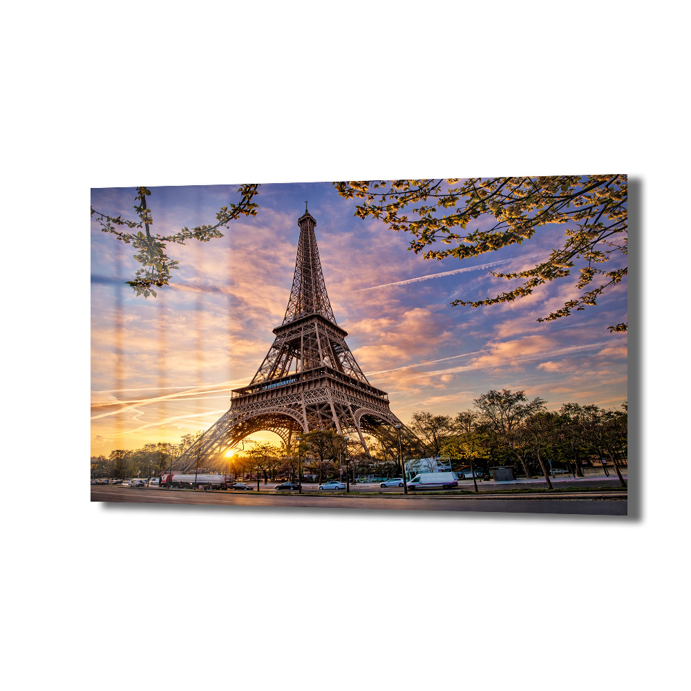 Paris'in Büyüsü: Gün Batımı Eyfel Kulesi Temperli Cam Tablo Duvar Dekoru Gün batımında altın ve pembe tonlarında parlayan Eyfel Kulesi'nin yer aldığı modern temperli cam tablo, salon duvar dekorasyonu için ideal bir manzara tablosu.