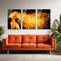 Altın Işıltılı Kadın ve Parıltılar Cam Tablo Seti Üçlü Set Duvar Dekoru Altın Işıltılı Kadın ve Parıltılar Cam Tablo Seti Üçlü Set