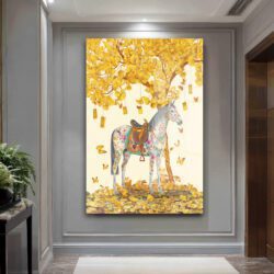 Altın Yapraklı Ginkgo ve Desenli At: Lüks Dekoratif Cam Tablo Duvar Dekoru Altın Yapraklı Ginkgo ve Desenli At: Lüks Dekoratif Cam Tablo