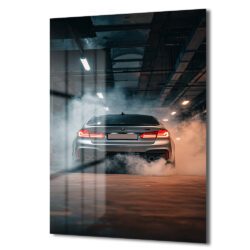 Adrenalin Yüklü BMW M5: Dumanlar İçinde Modern Cam Tablo Duvar Dekoru Adrenalin Yüklü BMW M5: Dumanlar İçinde Modern Cam Tablo