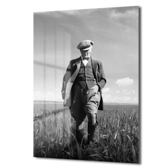 Büyük Önder Atatürk: Umut ve Vizyon Temalı Dekoratif Cam Tablo