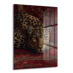 Vahşi Zarafet: Kırmızı Halıda Leopar Cam Tablo - Glazella