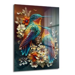 Büyüleyici Kolibri Aşkı Cam Tablo - Canlı Renkler ve Zarafet Duvar Dekoru Canlı ve parlak renklerde, iki kolibrinin çiçekler arasında şefkatle birbirine baktığı, sanatsal bir cam tablo. Büyük kolibri turkuaz, turuncu ve sarı tonlarında, küçük kolibri ise benzer renklerde tasvir edilmiş. Arka planda kahverengi ve koyu yeşil tonlarında çiçekler ve yapraklar bulunuyor.