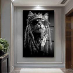 Asi Ruhlu Kedi: Rock Yıldızı Tarzı Cam Tablo Duvar Dekoru Asi Ruhlu Kedi: Rock Yıldızı Tarzı Cam Tablo