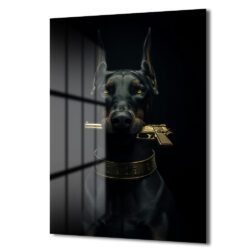Doberman ve Altın Tabanca Temalı Sanatsal Cam Tablo Duvar Dekoru Doberman ve Altın Tabanca Temalı Sanatsal Cam Tablo