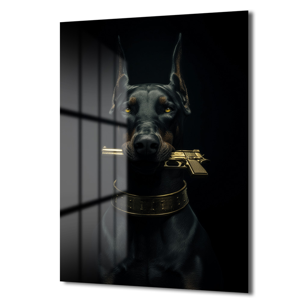 Doberman ve Altın Tabanca Temalı Sanatsal Cam Tablo Duvar Dekoru Doberman ve Altın Tabanca Temalı Sanatsal Cam Tablo