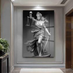 Themis Adalet Tanrıçası Cam Tablo - Hukukun ve Zarafetin Sembolü Duvar Dekoru Themis Adalet Tanrıçası Cam Tablo - Hukukun ve Zarafetin Sembolü
