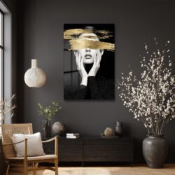 Altın Fırça Darbeli Kadın Portresi Modern Cam Tablo Duvar Dekoru Altın Fırça Darbeli Kadın Portresi Modern Cam Tablo