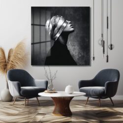 Gümüş Maskeli Kadın Modern Sanat Cam Tablo Duvar Dekoru Gümüş Maskeli Kadın Modern Sanat Cam Tablo