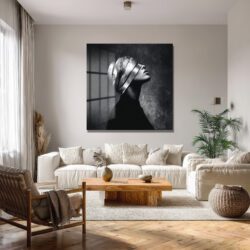 Gümüş Maskeli Kadın Modern Sanat Cam Tablo Duvar Dekoru Gümüş Maskeli Kadın Modern Sanat Cam Tablo