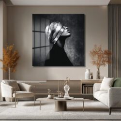Gümüş Maskeli Kadın Modern Sanat Cam Tablo Duvar Dekoru Gümüş Maskeli Kadın Modern Sanat Cam Tablo