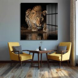 Vahşi Zarafet: Leopar Bakışı Modern Cam Tablo Duvar Dekoru Vahşi Zarafet: Leopar Bakışı Modern Cam Tablo