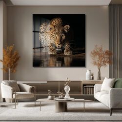 Vahşi Zarafet: Leopar Bakışı Modern Cam Tablo Duvar Dekoru Vahşi Zarafet: Leopar Bakışı Modern Cam Tablo